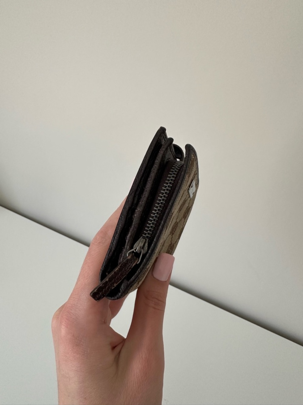 Gucci GG Supreme Canvas Snap Wallet in Brown and Tan - Picture 7 of 10